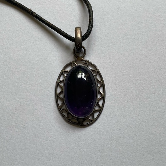 Vintage Amethyst Crystal Pendant Silver on leather - Picture 2 of 3